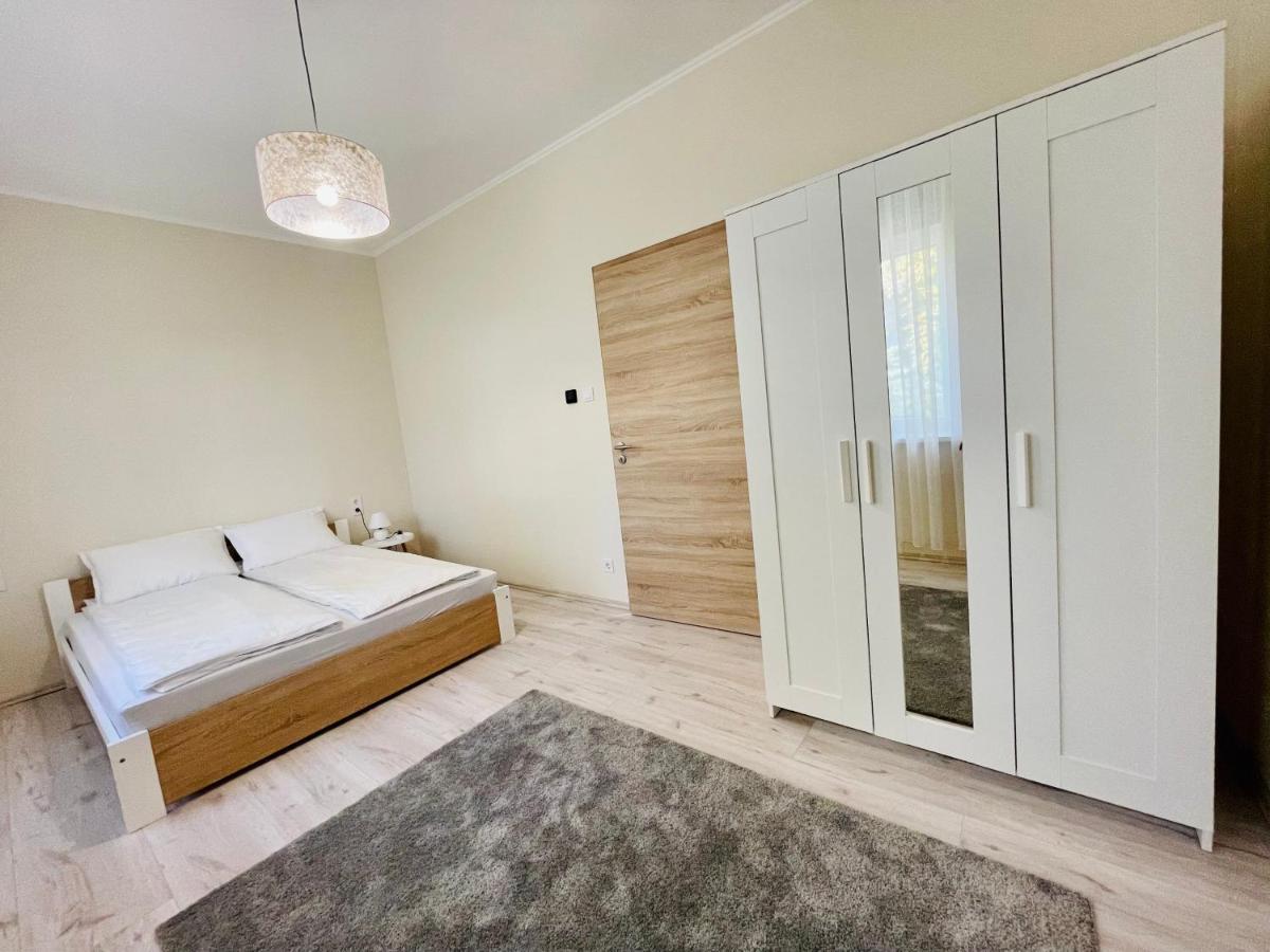 Voeroesmarty Apartmanhaz Makó Exteriér fotografie