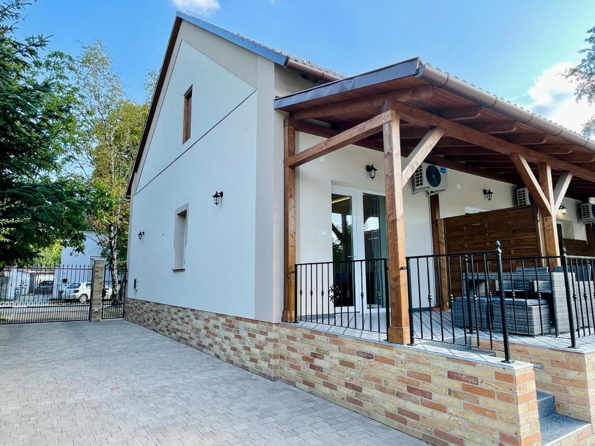 Voeroesmarty Apartmanhaz Makó Exteriér fotografie