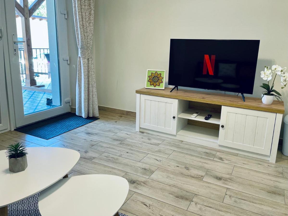 Voeroesmarty Apartmanhaz Makó Exteriér fotografie