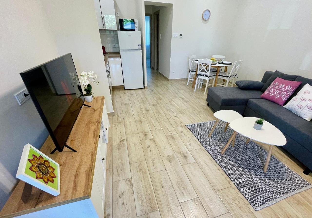 Voeroesmarty Apartmanhaz Makó Exteriér fotografie