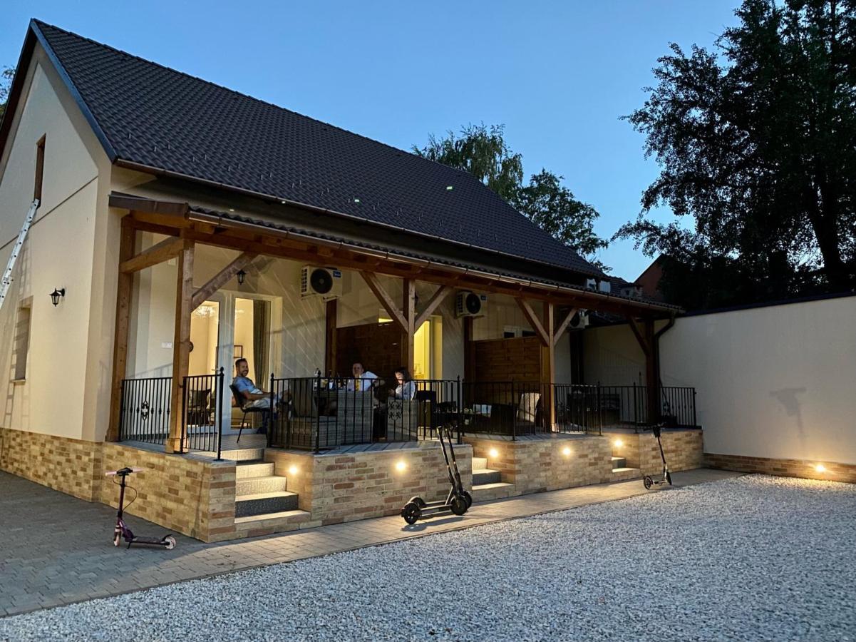 Voeroesmarty Apartmanhaz Makó Exteriér fotografie