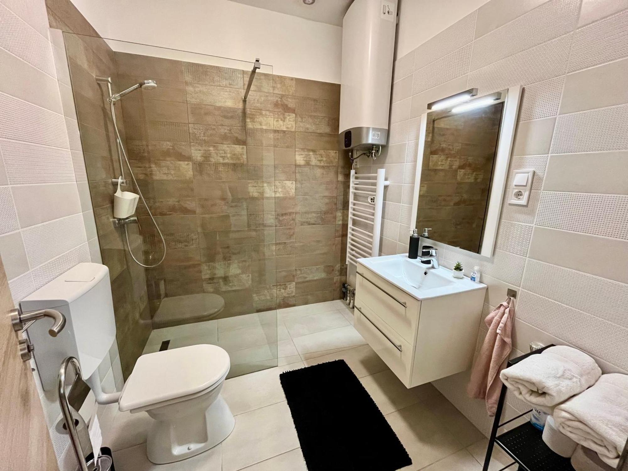 Voeroesmarty Apartmanhaz Makó Exteriér fotografie