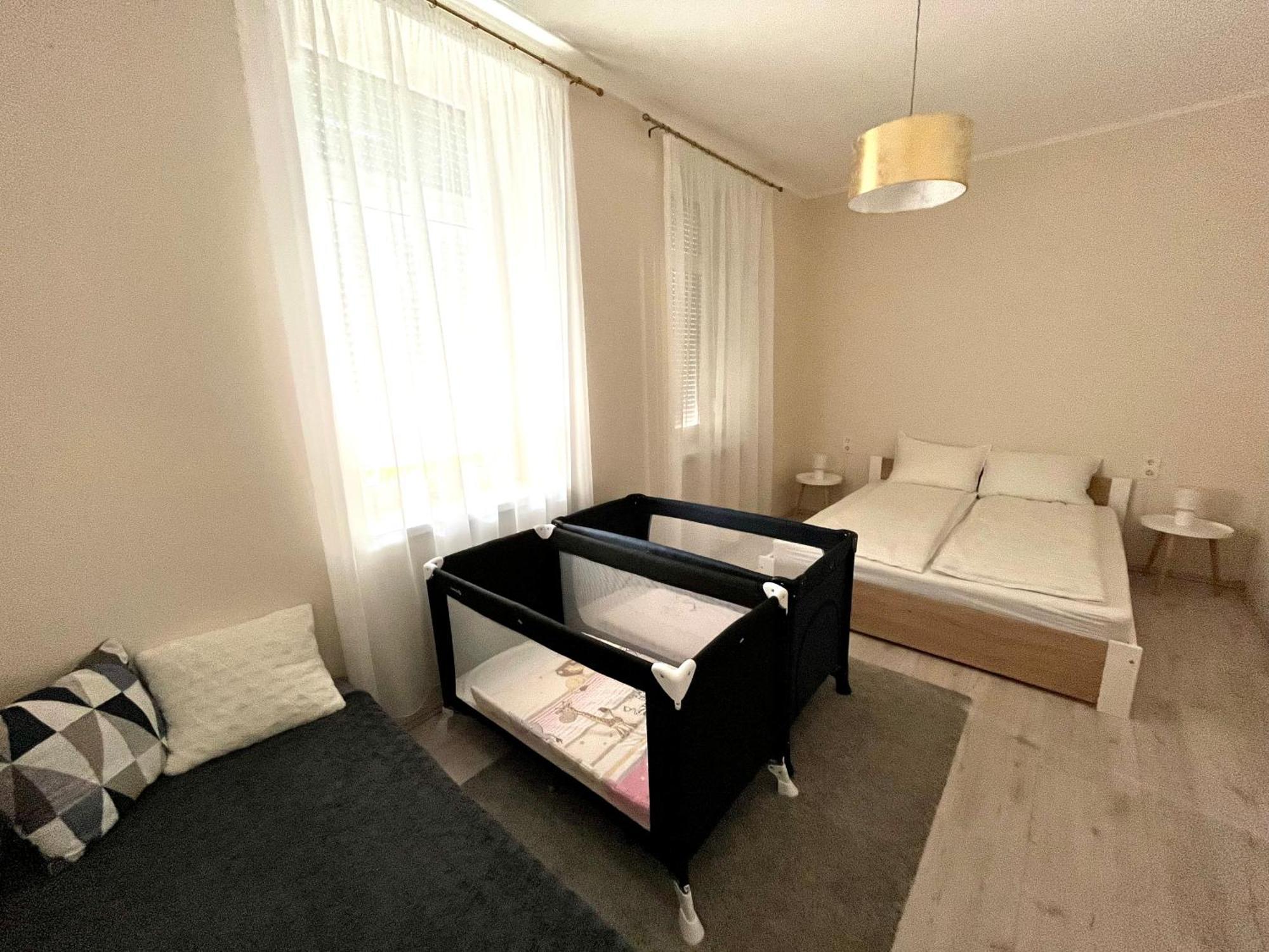 Voeroesmarty Apartmanhaz Makó Exteriér fotografie